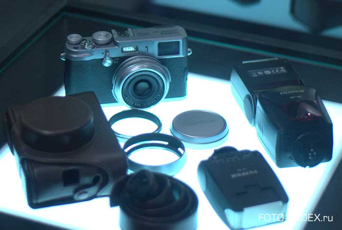 ������ FUJIFILM X100