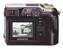Цифровой фотоаппарат Olympus C-2040. Фото 1